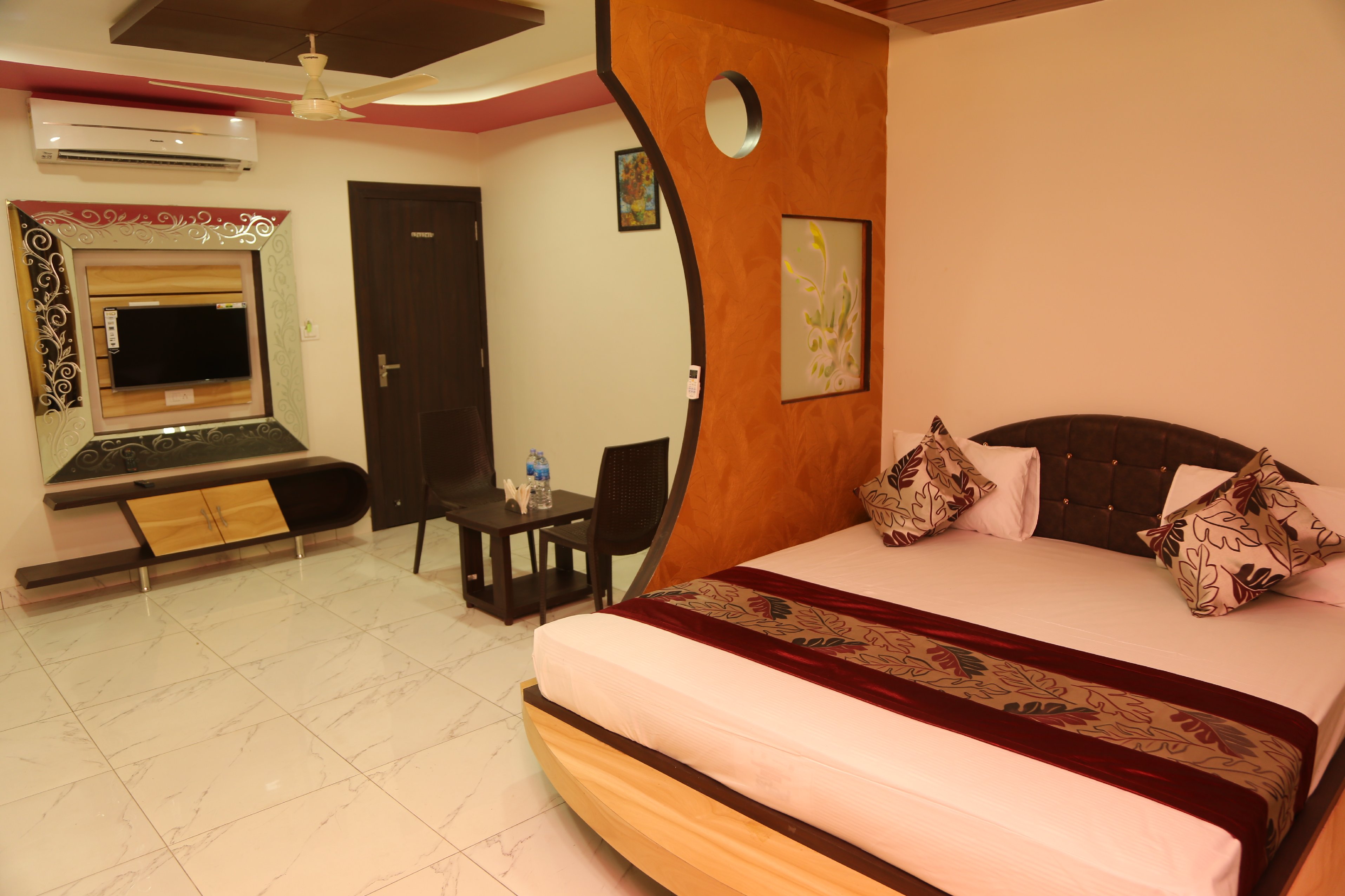 Hotel Shri Ram Residency - Tap to explore photos