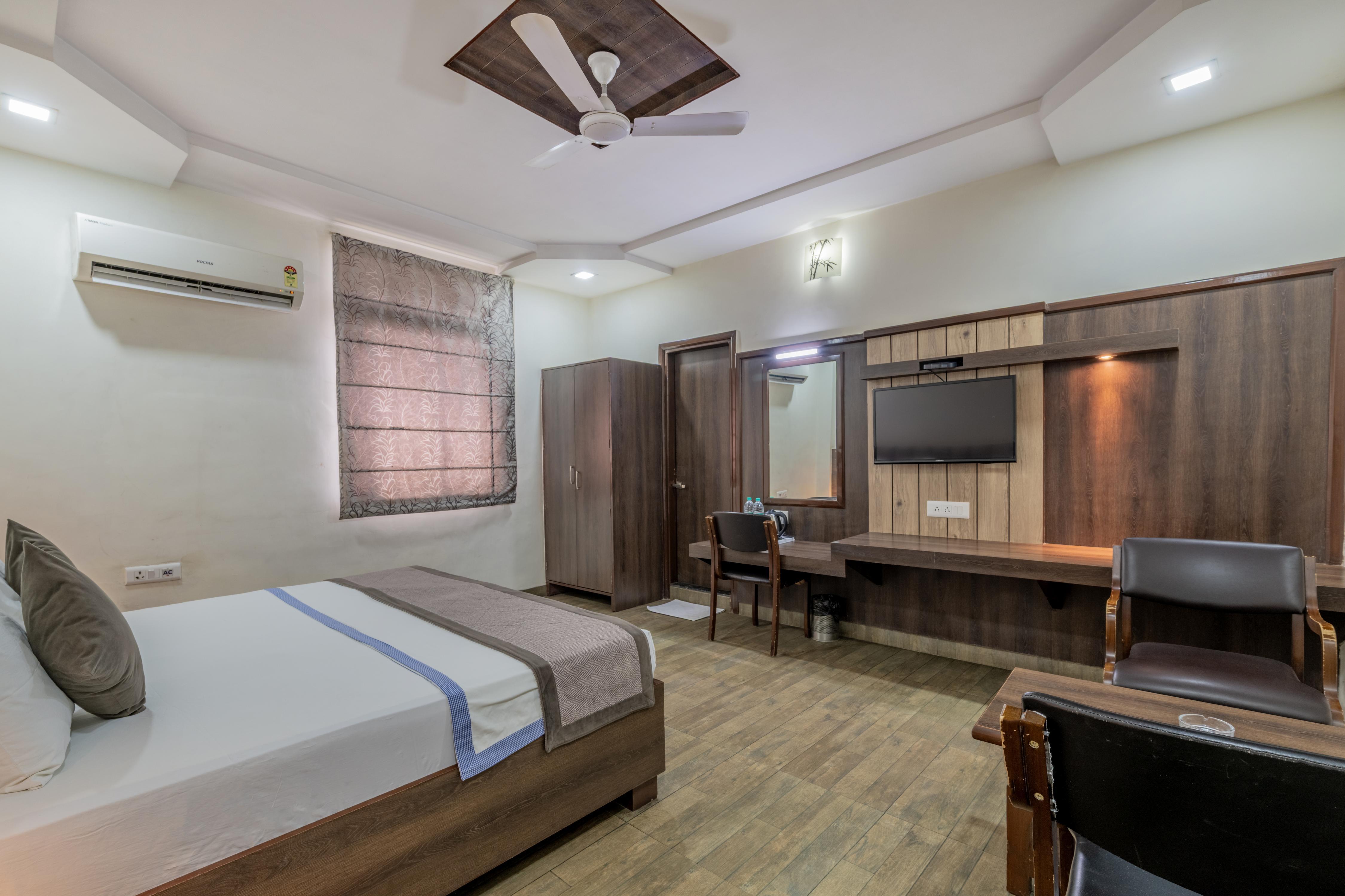 Hotel Highway King (Shahpura) Room Type - King Standard Room