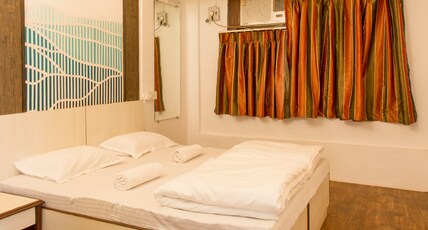 Hostel Mantra Mumbai Room Type - Deluxe Double Private AC Room With Attached Bathroom