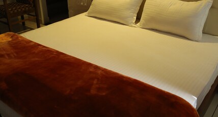 Hotel The City Crown Room Type - Deluxe