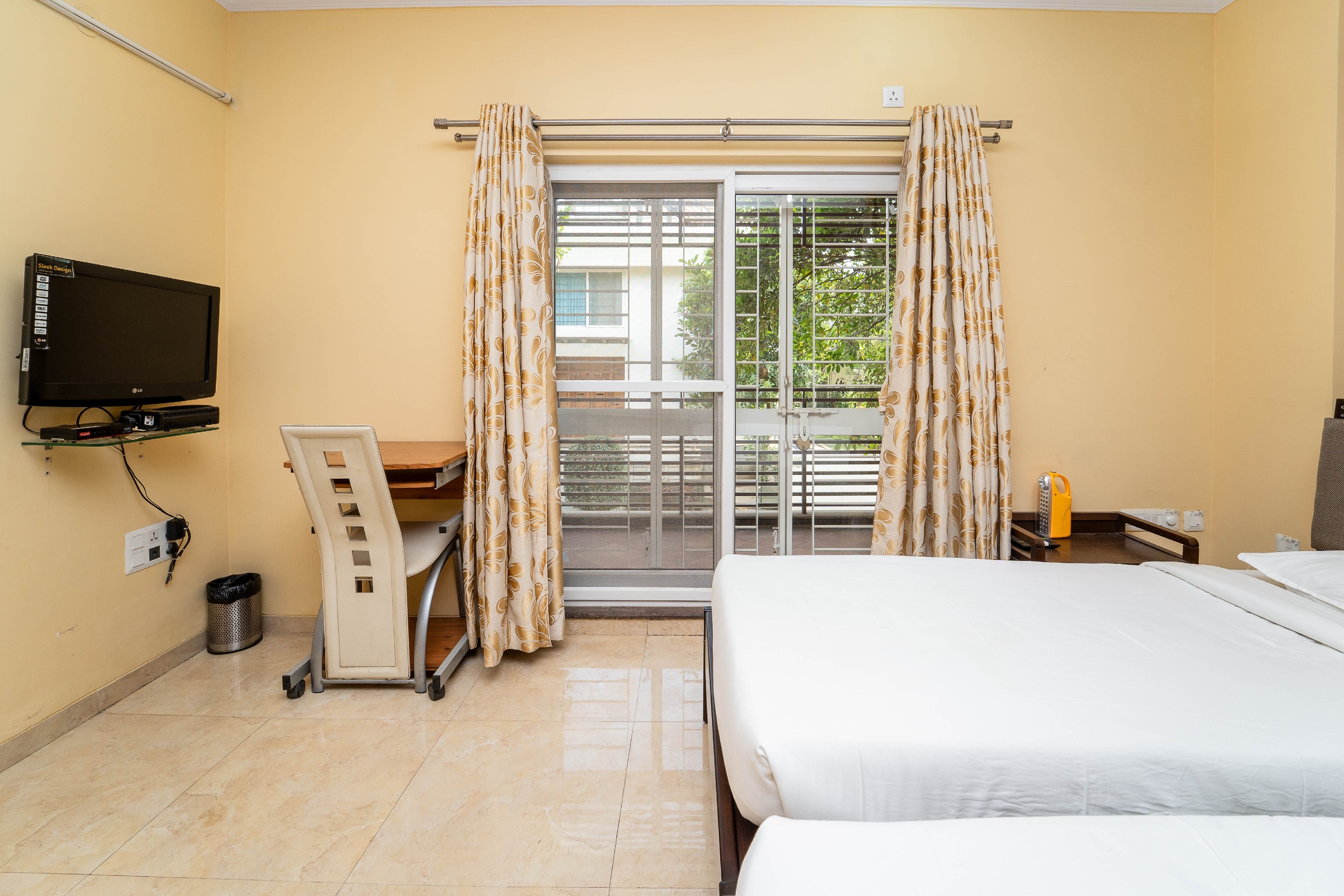 Service Inn Unit Budget ( Te-Ramante ) - Tap to explore photos