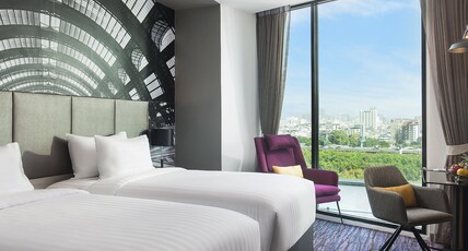 Mercure Bangkok Makkasan Room Type - Superior Twin - Child Sharing Bed