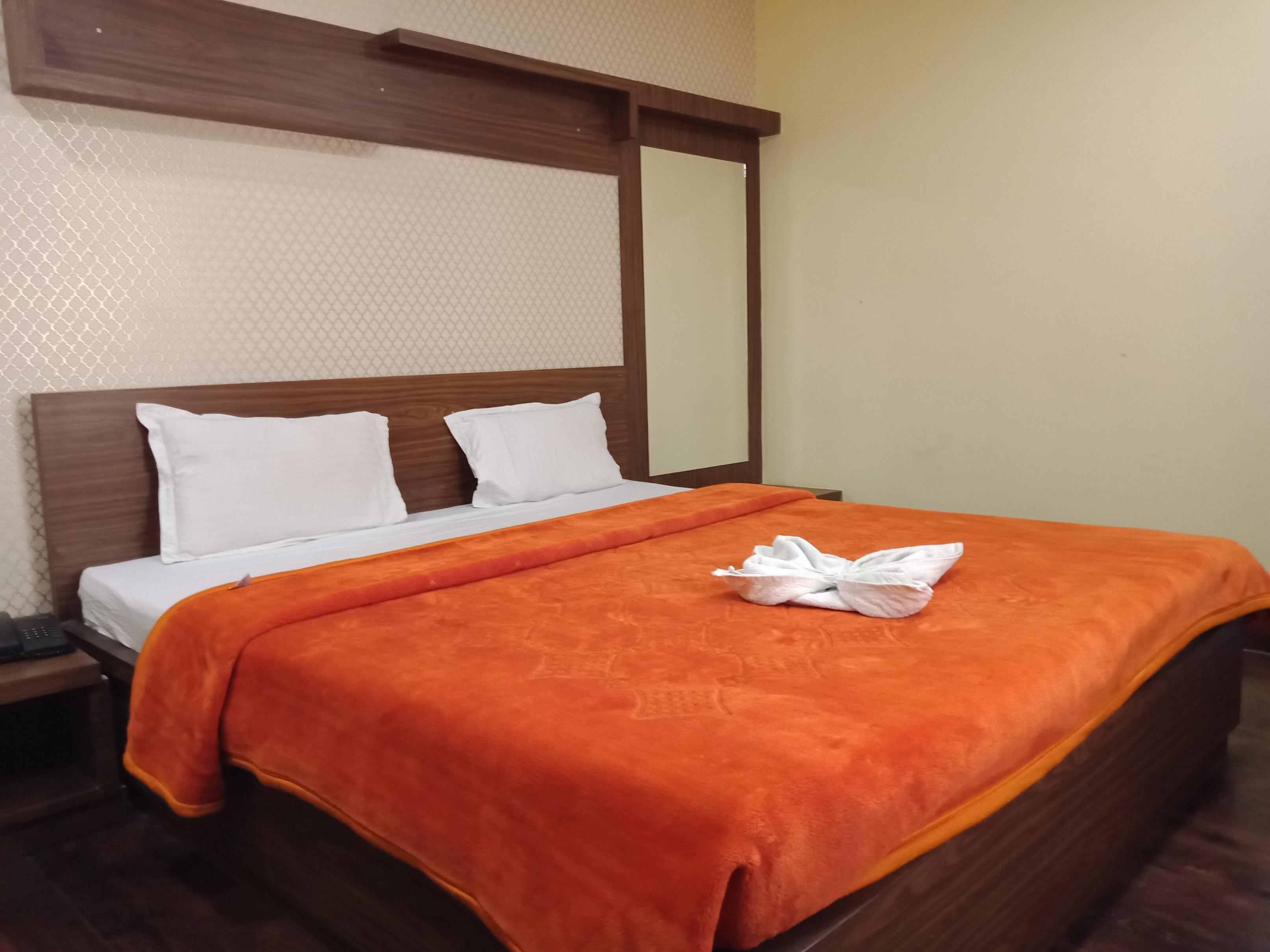 K P INN - Tap to explore photos