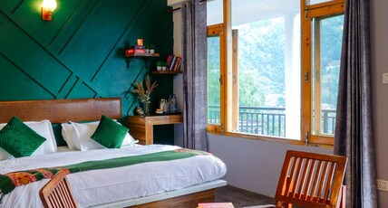 BROS Hostel | Dorms & Private Rooms Room Type - Deluxe Room | Mountain View | Attached Washroom