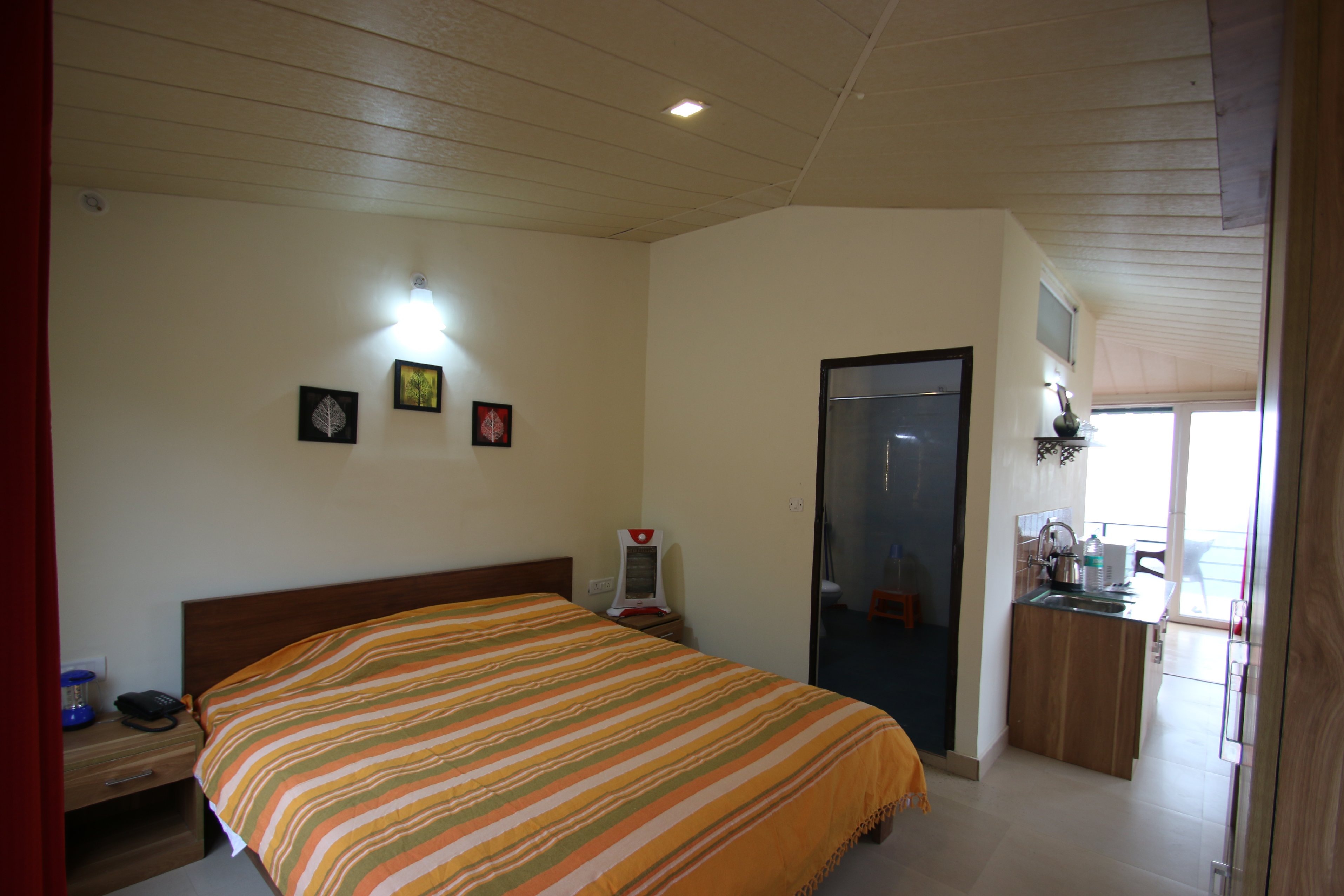 Nest and Hives Room Type - Queens beehive