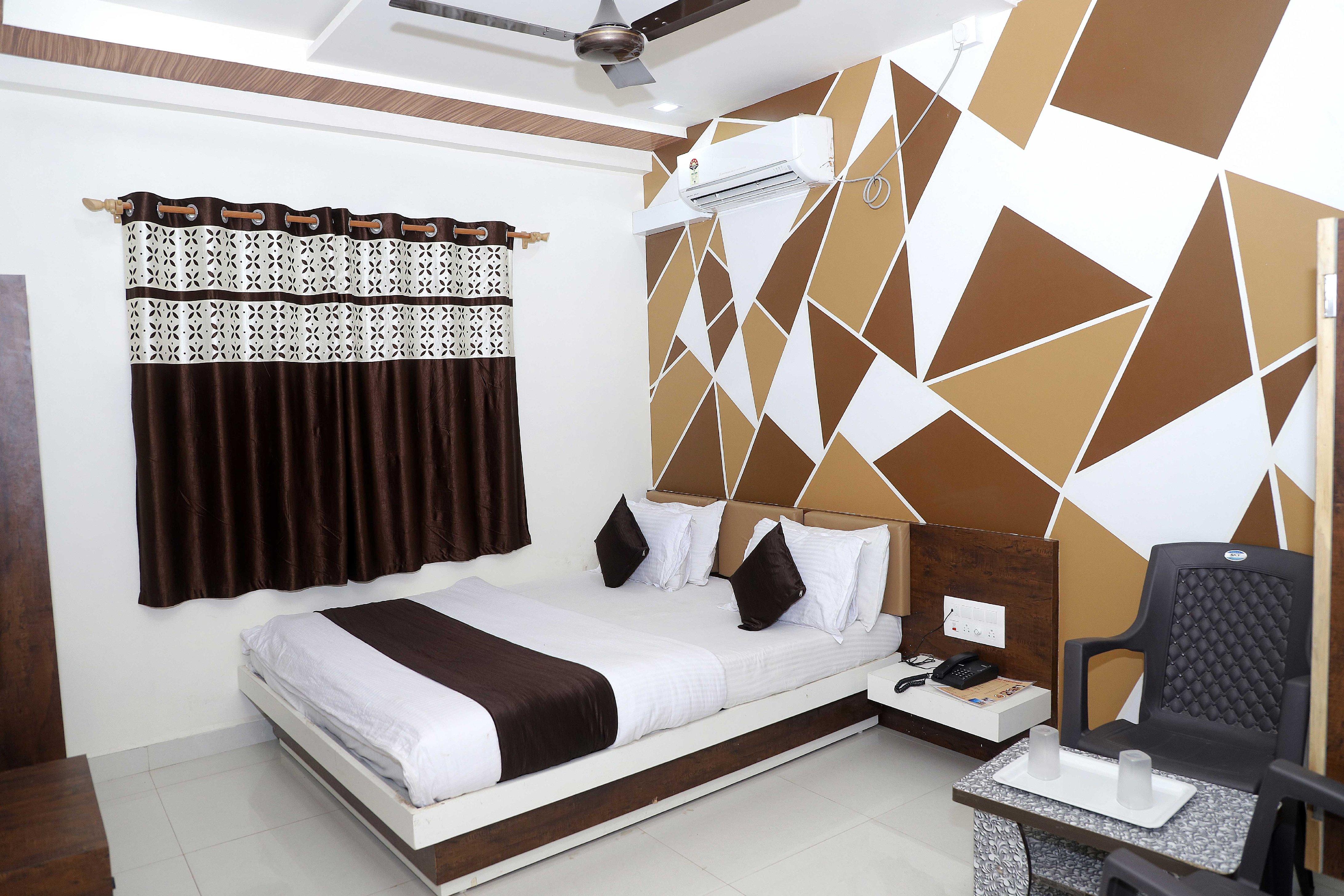 Hotel Bansidhar Room Type - Deluxe 2 Bed AC Room