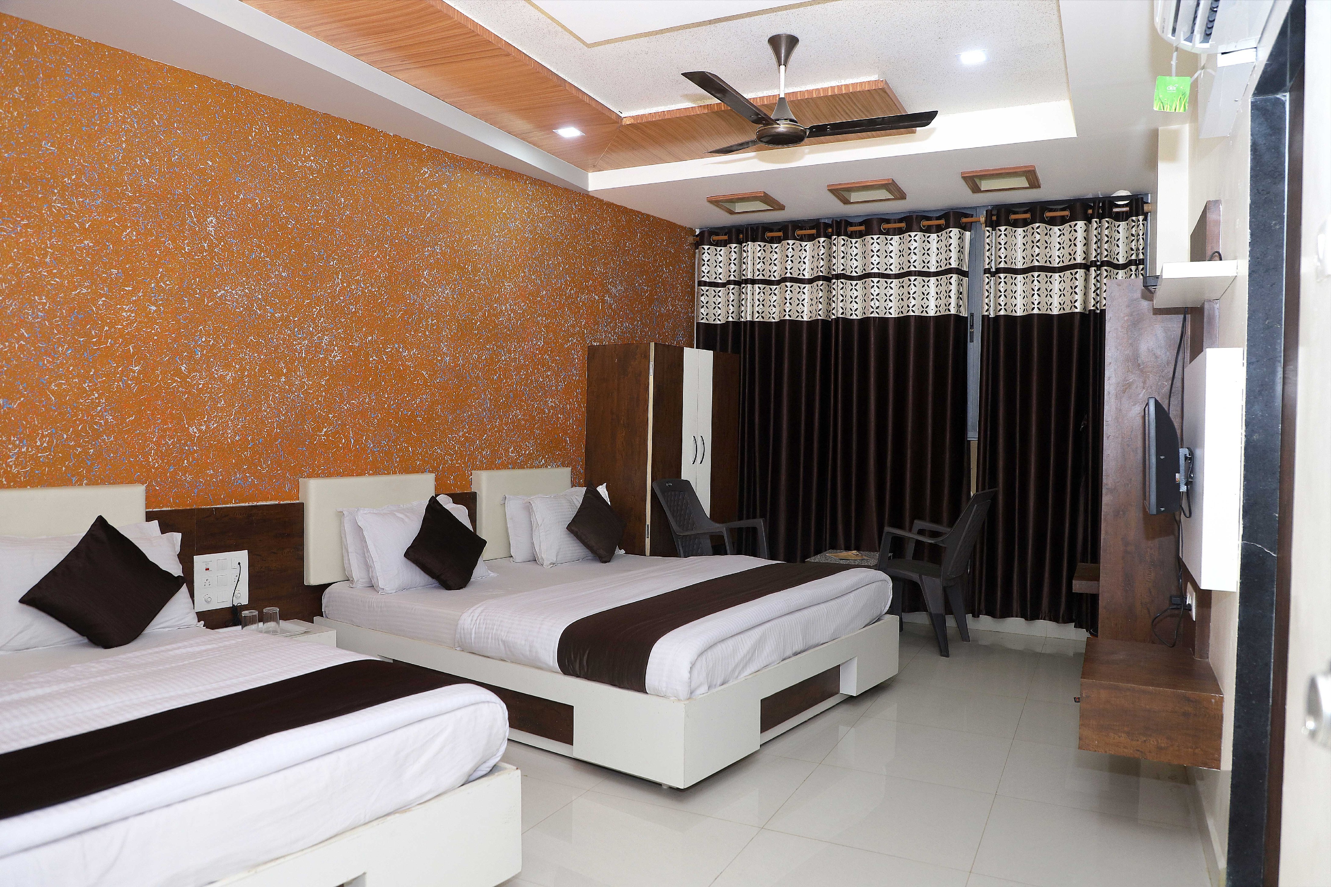 Hotel Bansidhar Room Type - 4 Bedded Family AC Room