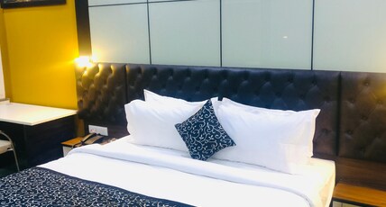 KK Service Apartments Room Type - AC DELUXE ROOM