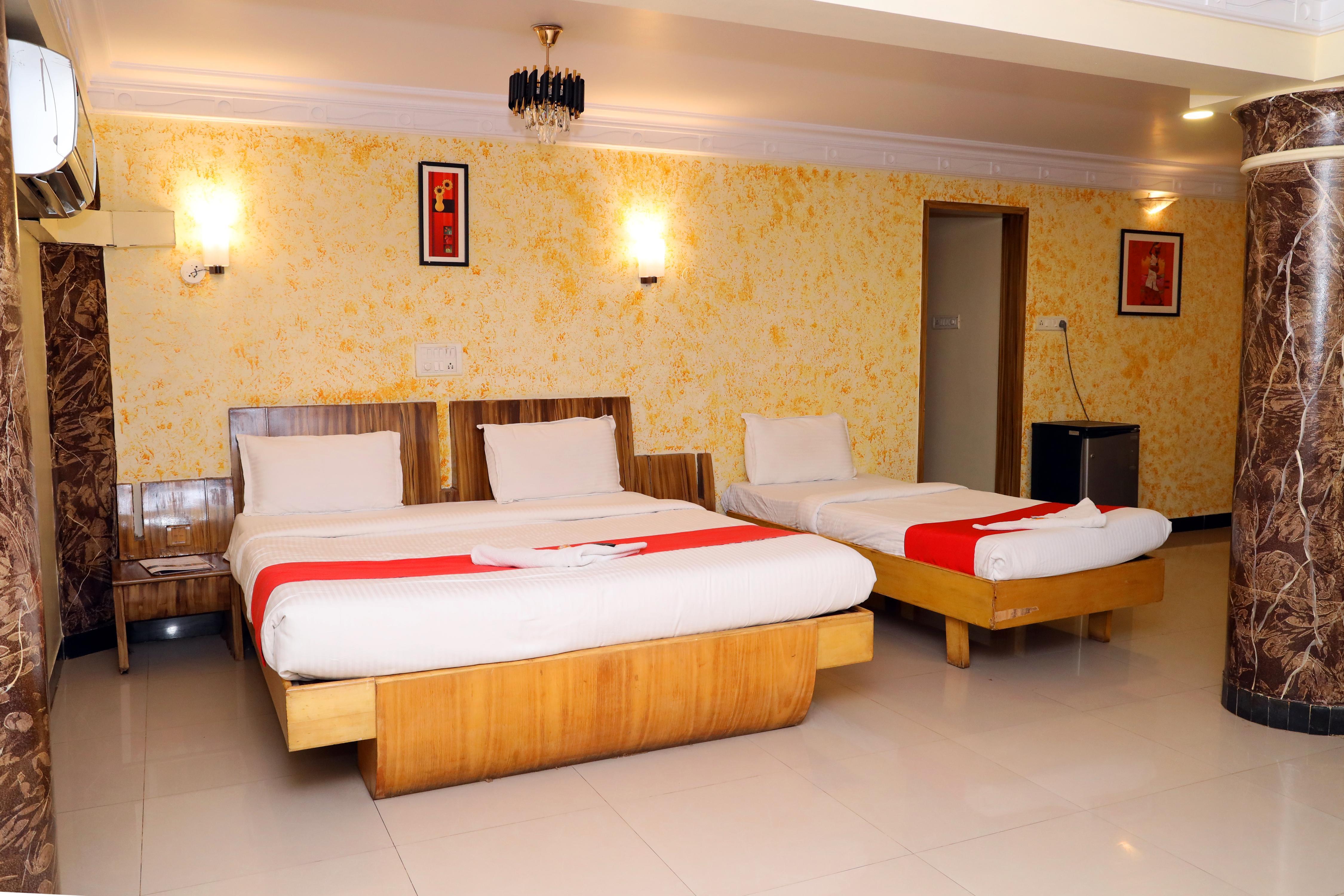 Hotel Dhammanagi Comforts Room Type - Suite Room