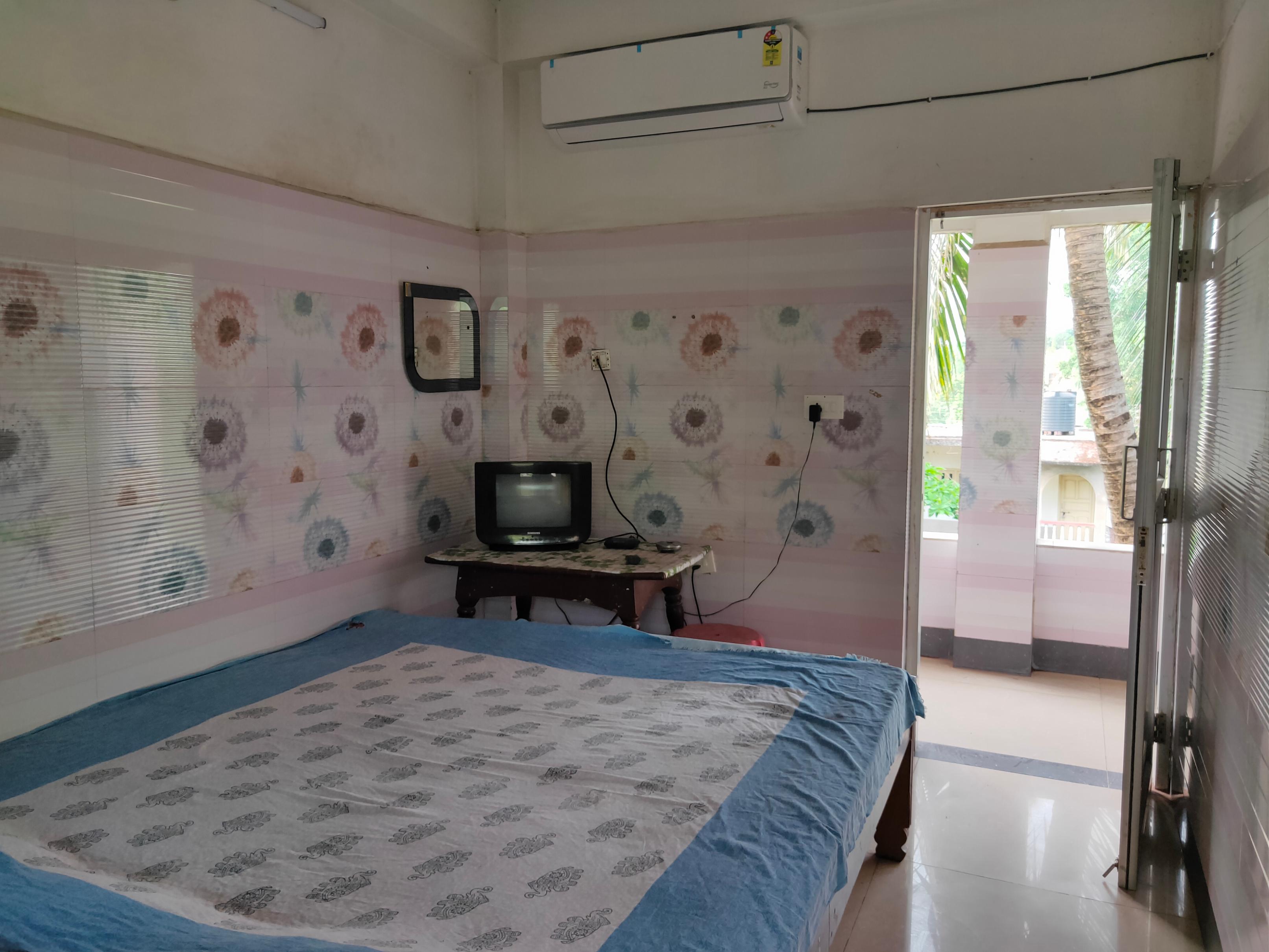 Hotel Kailash And Guest House Room Type - AC Room