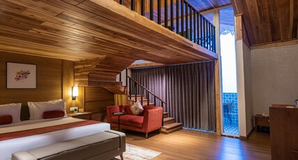 Udaan Hotel Pine Crest, Pelling Room Type - Family Duplex Room with Baclony