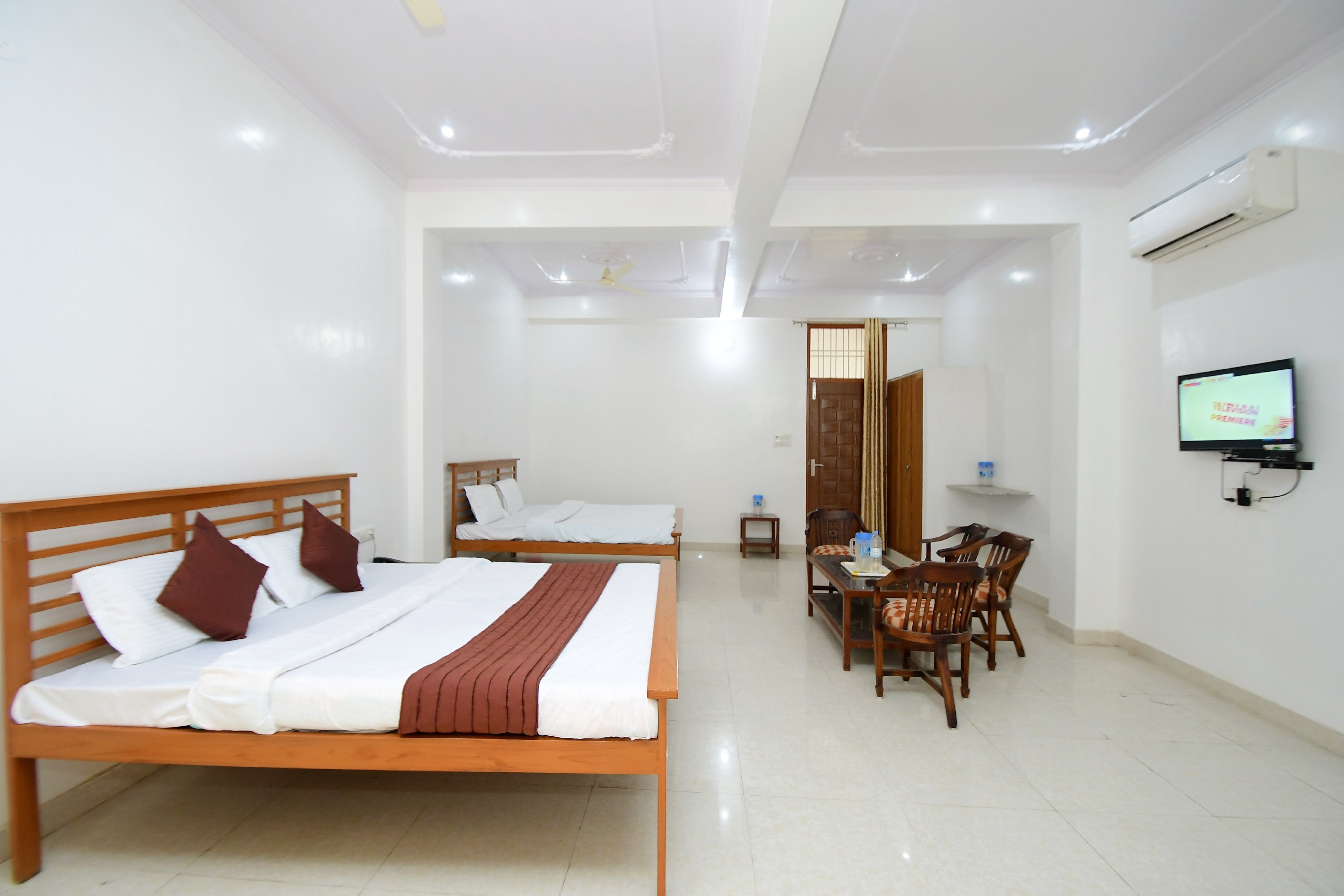 Hotel Gulmor Garden & Banquets - Tap to explore photos