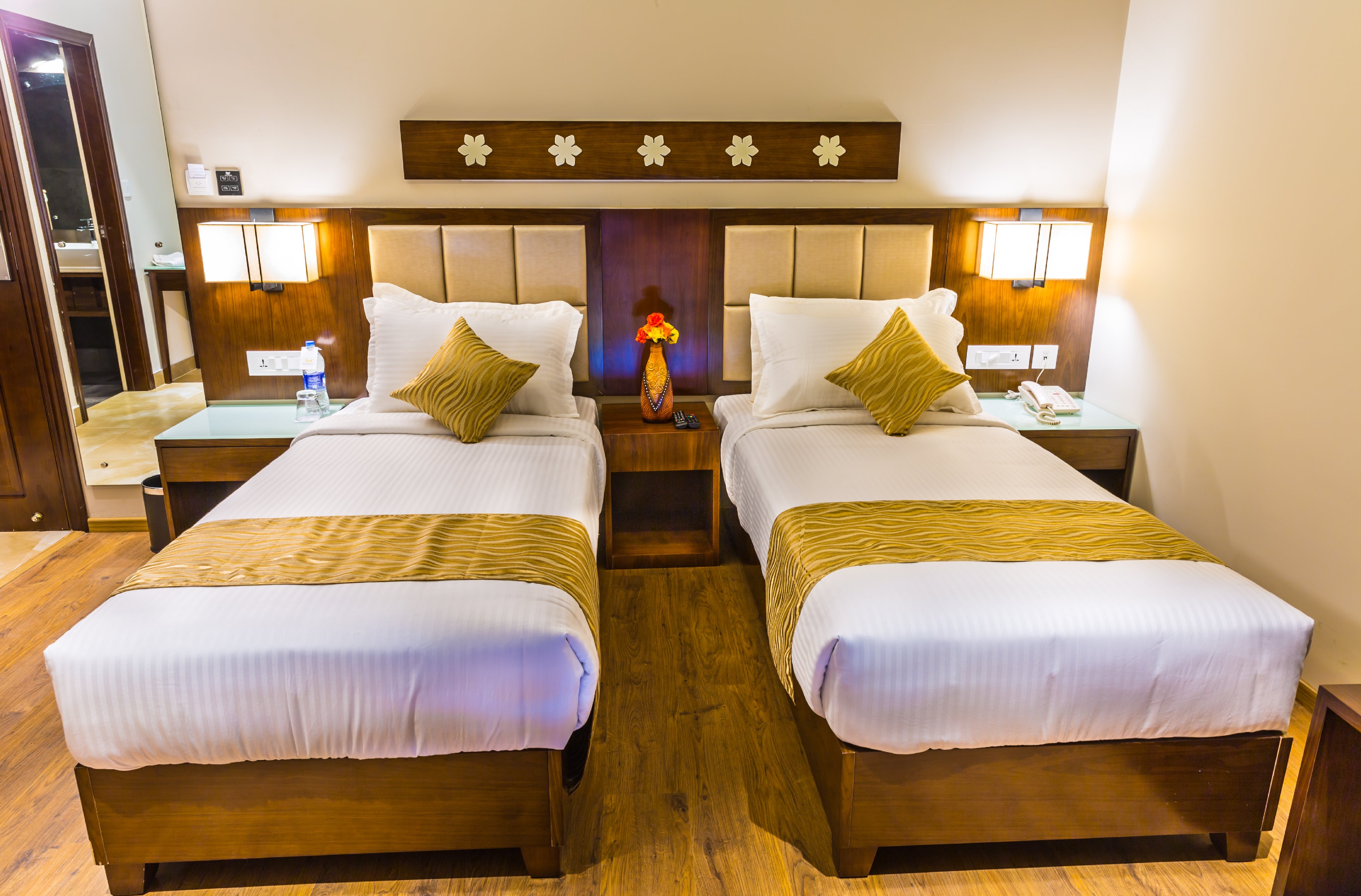 Casa Montana - Tap to explore photos