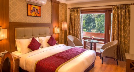 Crown Valley Thekkady Room Type - Club Room AC with Balcony