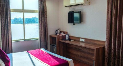 Hotel Shivaay Blue Room Type - Deluxe Executive Room