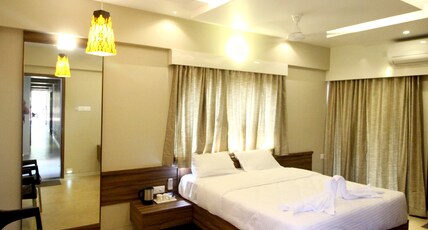 SHREE EXECUTIVE Room Type - Super Deluxe Room