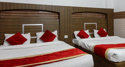 Hotel Adarsh Palace by Geetanjali Group Room Type - Deluxe Four Bed Family Suite