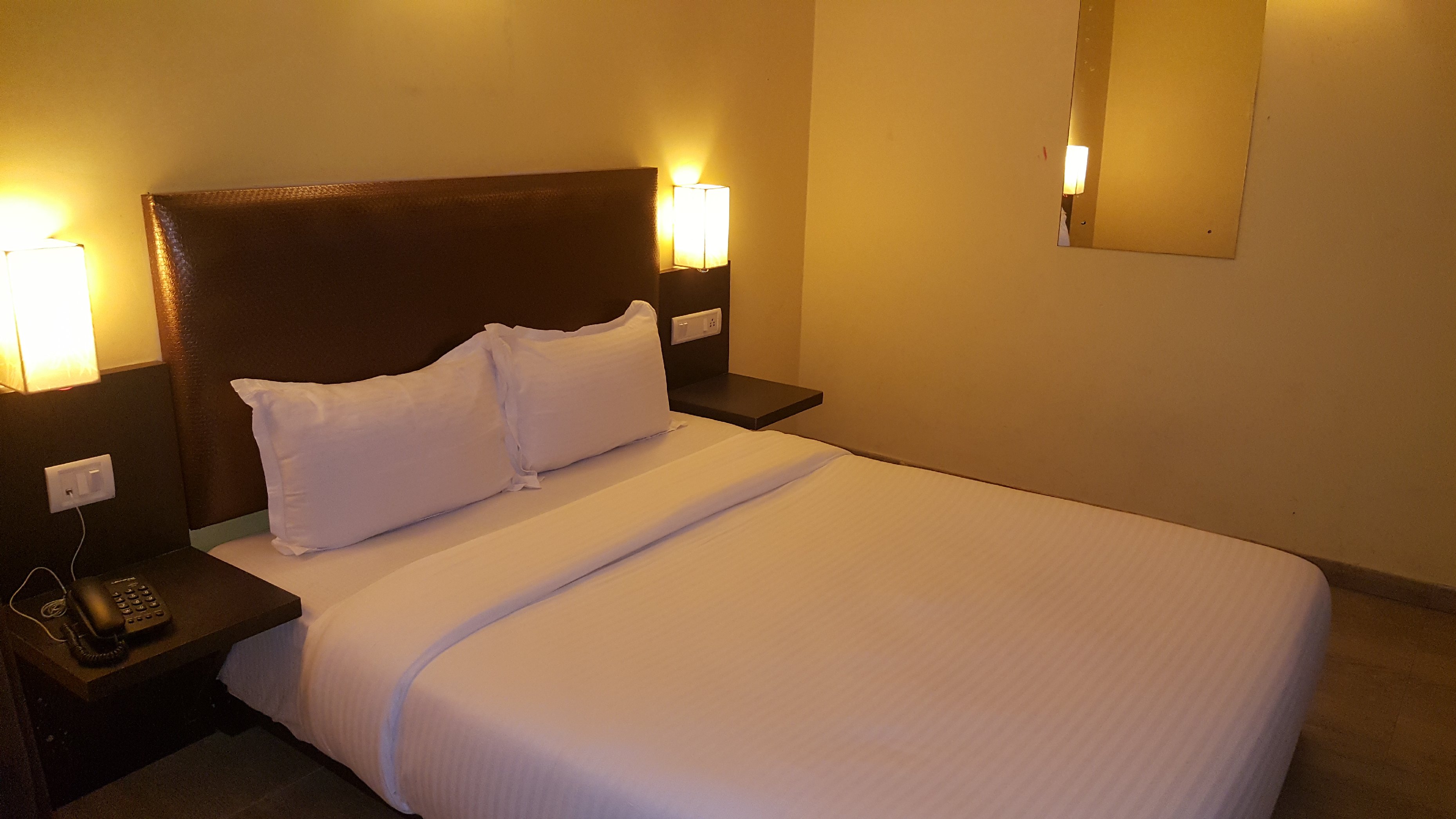 De Sai Palace - Tap to explore photos