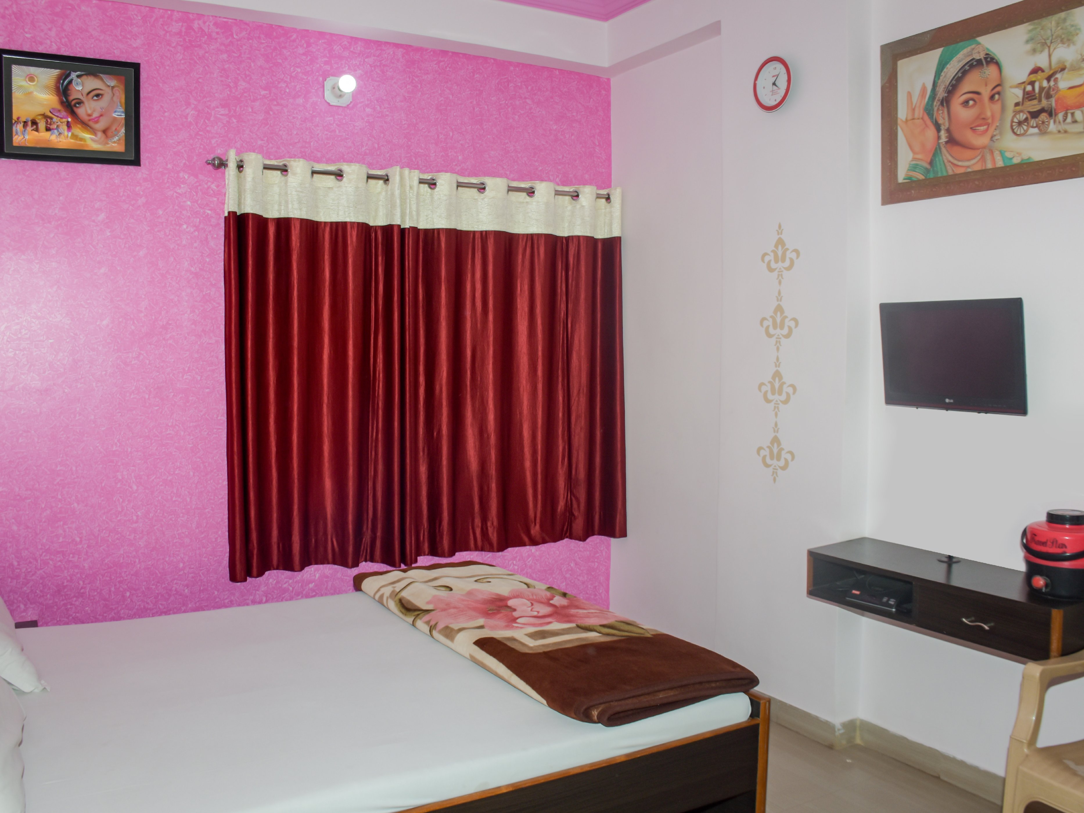 Hotel Shyam Palace Room Type - A/C Deluxe Room