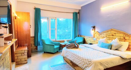 Nandini Palace - 5 minute's drive to Mall Road Room Type - Super Deluxe Room | Balcony Nandini Palace - 5 minute's drive to Mall Road Room Type - Super Deluxe Room | Balcony