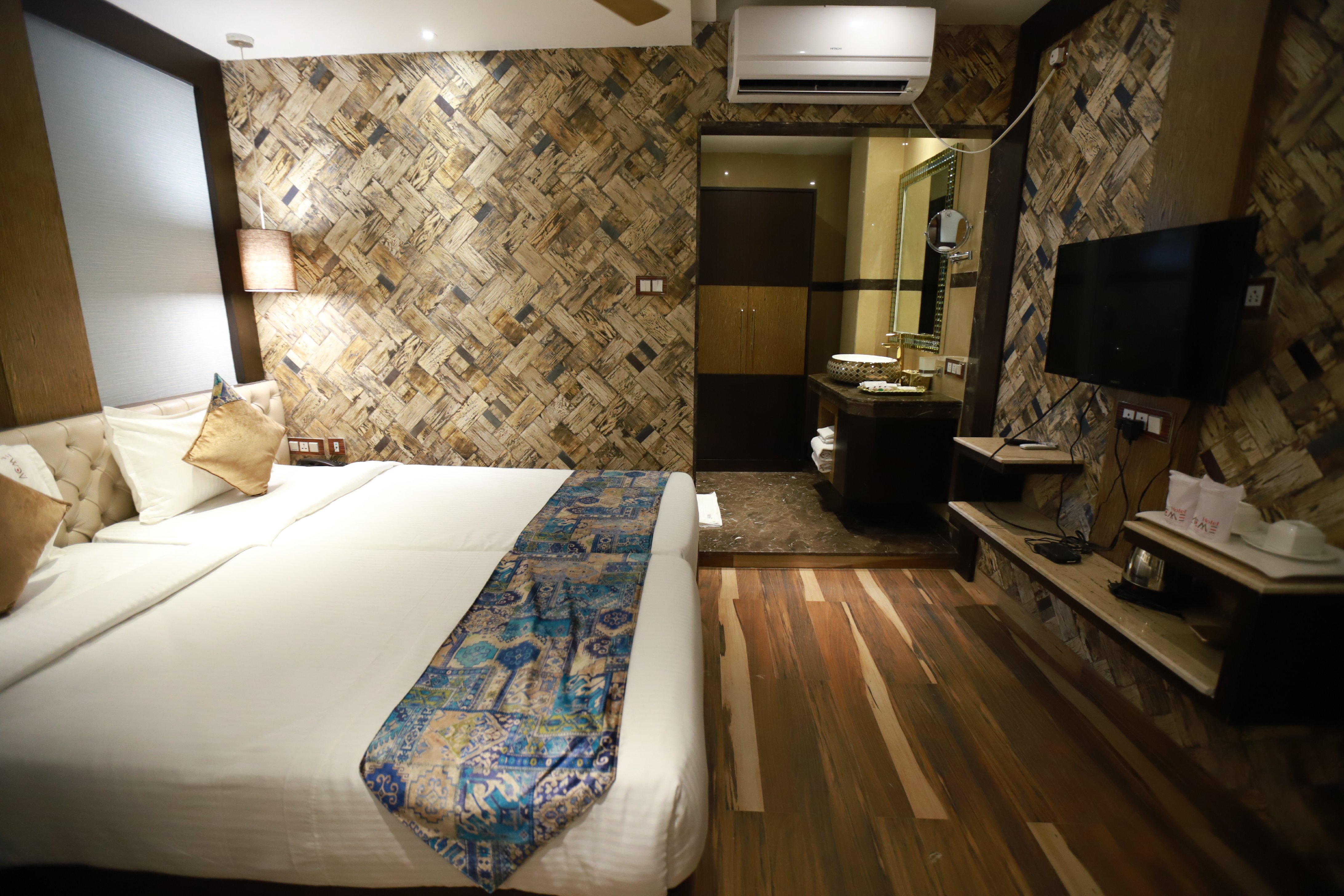 HOTEL ACME Room Type - Premium Room