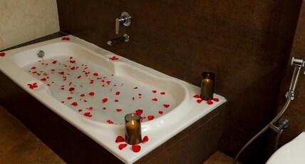 D Fort Hotel Kollam Room Type - Fort Royal King Suite