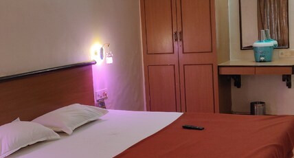 Gujarat Bhavan Hotel Room Type - Deluxe