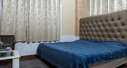 The Rainbow Inn and Cafe Room Type - Deluxe Room with Balcony The Rainbow Inn and Cafe Room Type - Deluxe Room with Balcony