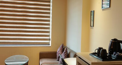 Days Hotel by Wyndham Jaipur Tonk Road Room Type - 1 King Bed, Suite, Non-Smoking Days Hotel by Wyndham Jaipur Tonk Road Room Type - 1 King Bed, Suite, Non-Smoking