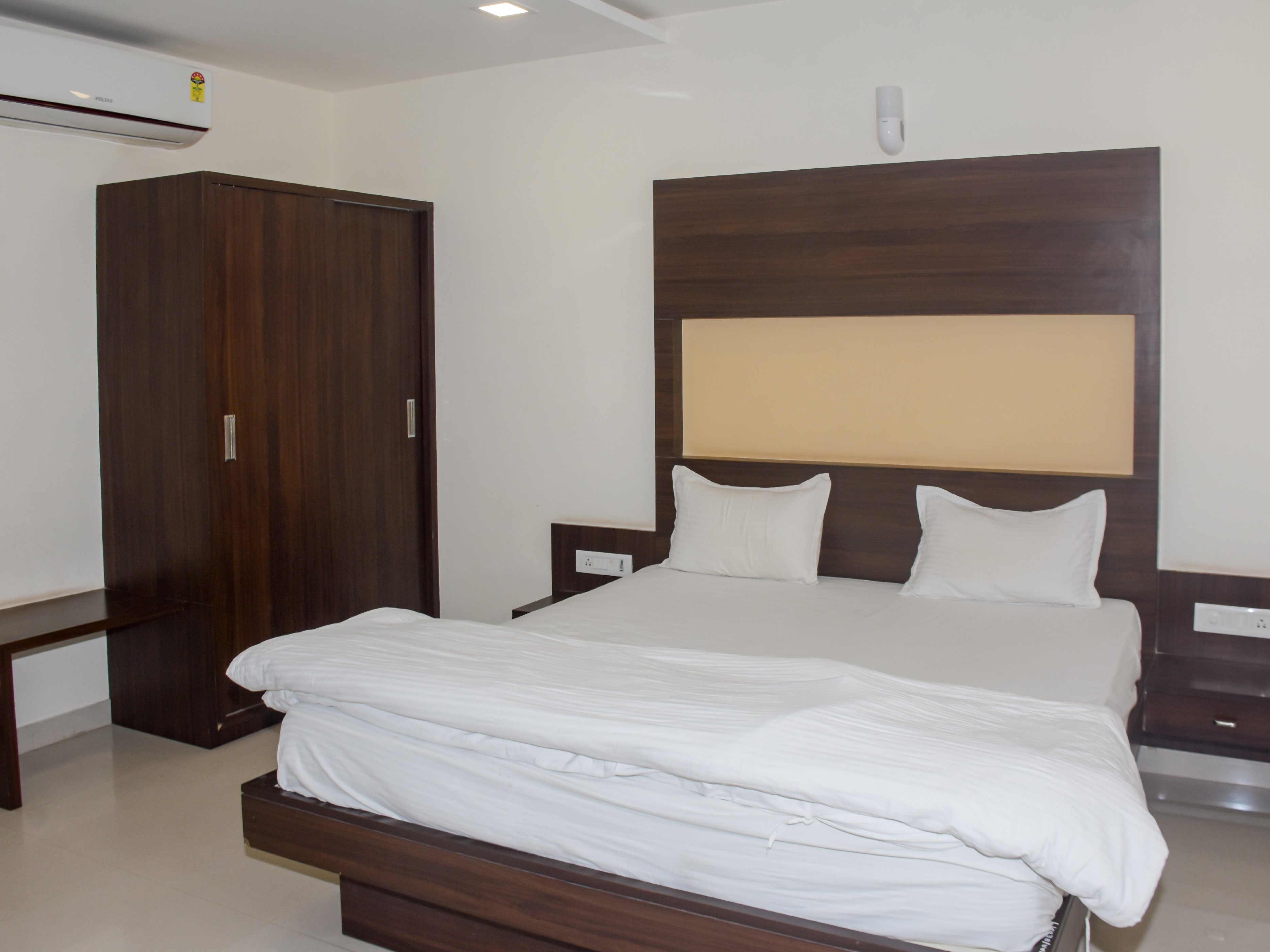 Namastay Hotels Room Type - SUPER DELUXE ROOM