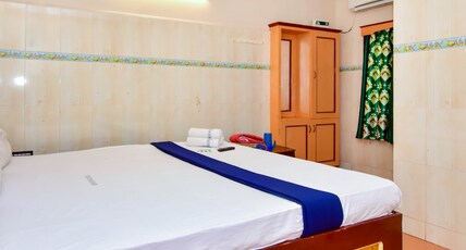 Sri palani andavar lodge Room Type - Triple Bed Room AC
