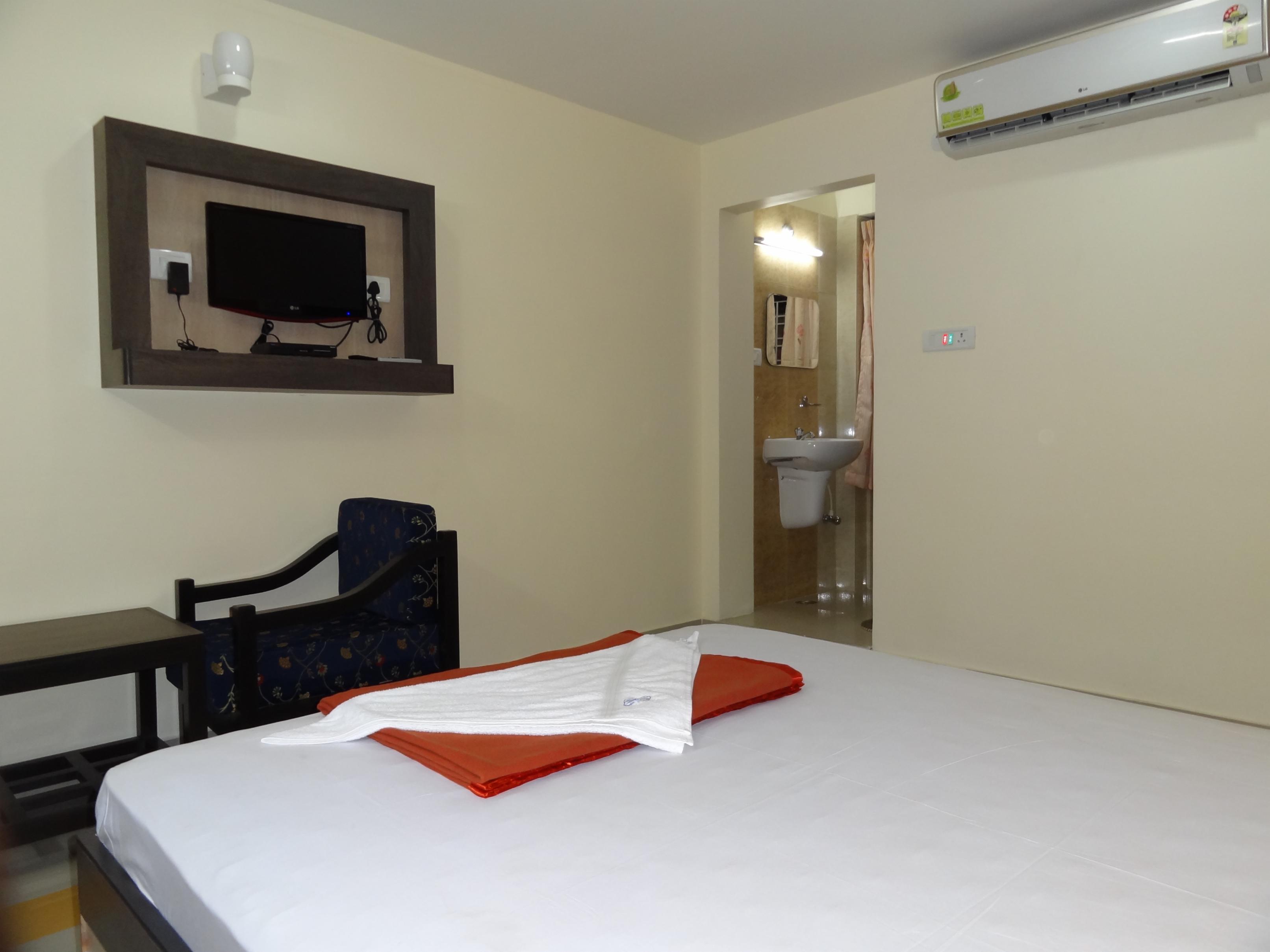 Hotel Pankaj Palace - Tap to explore photos