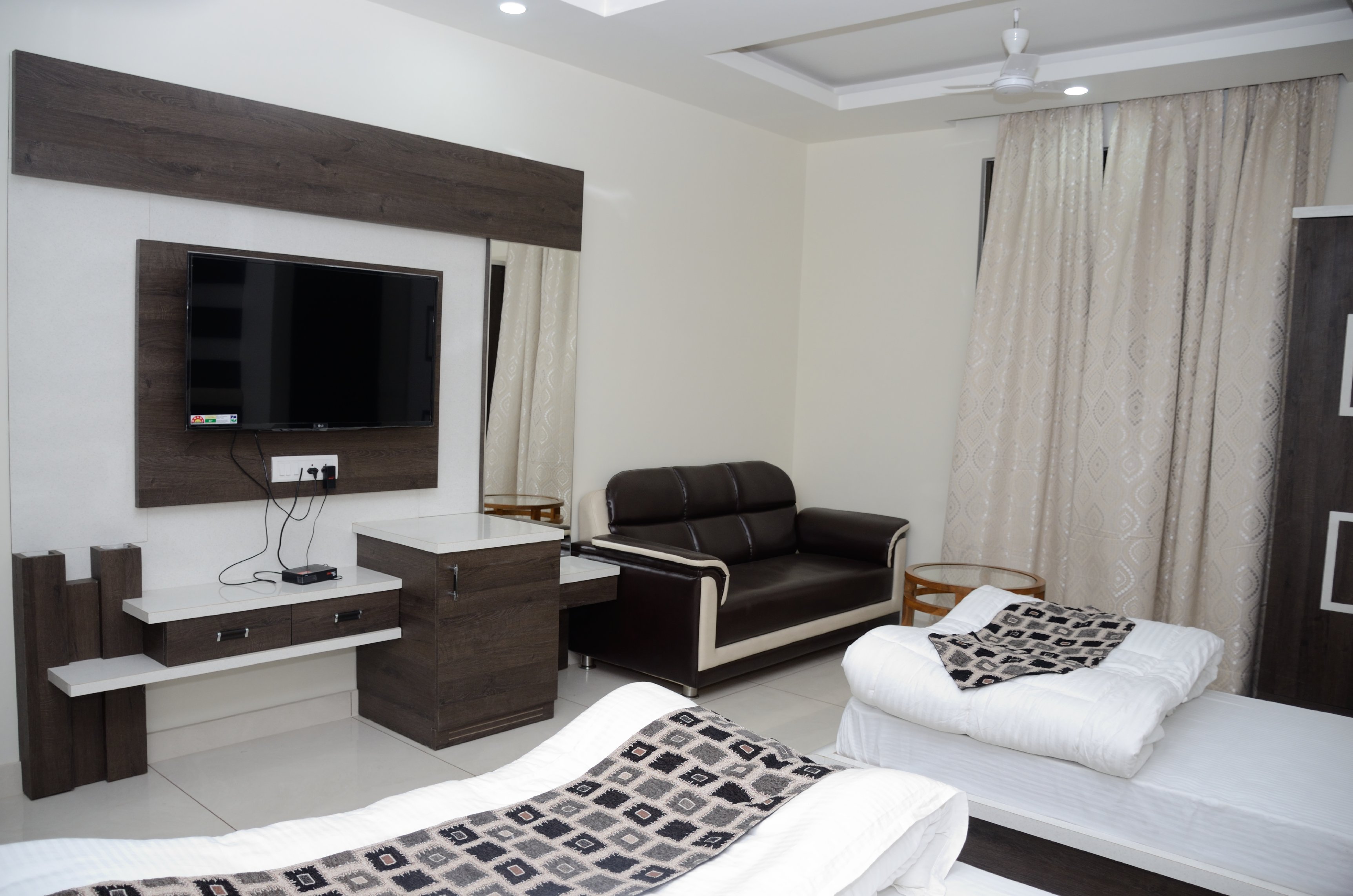 GITANJALI HOTEL - Tap to explore photos