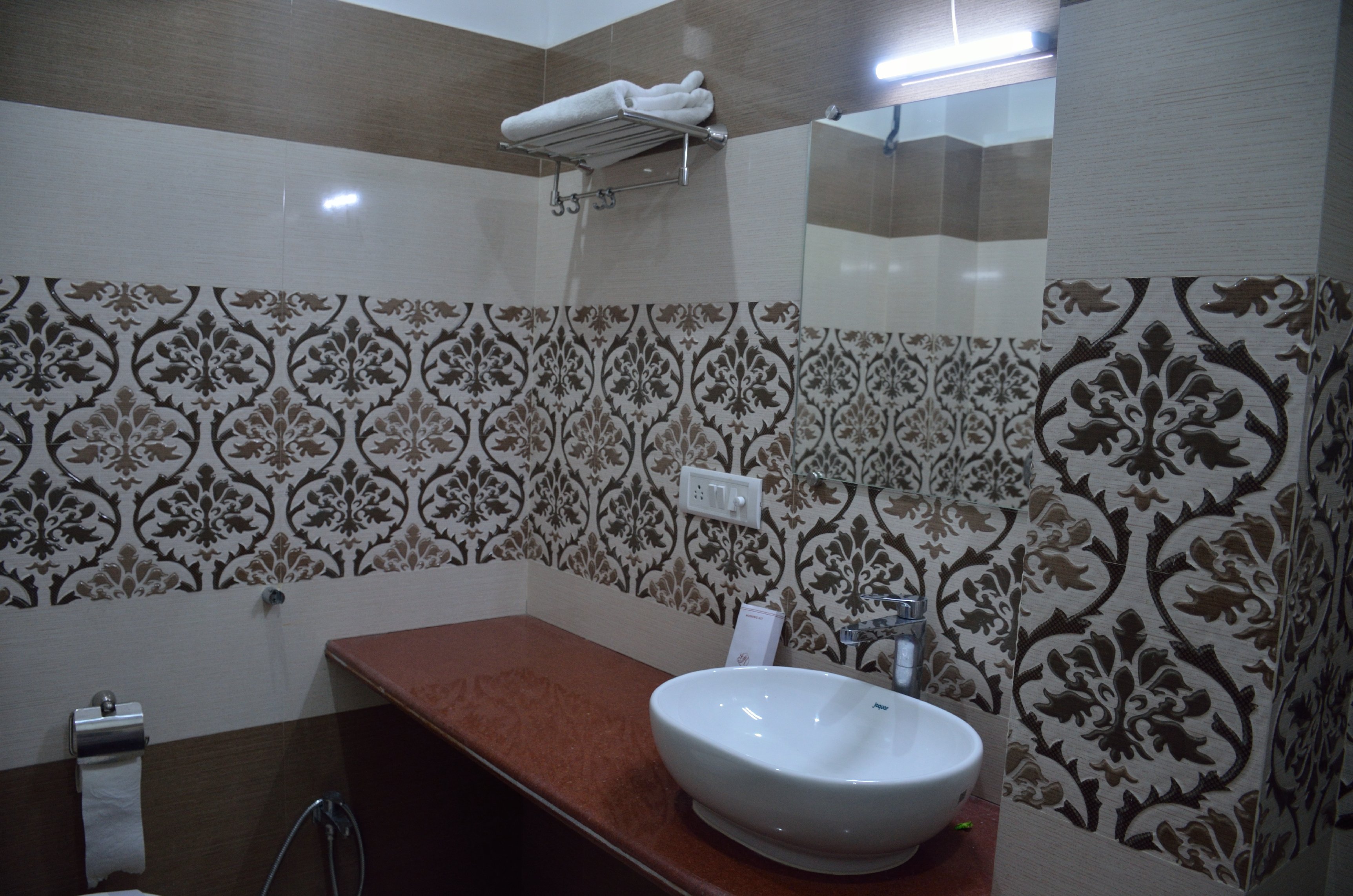 GITANJALI HOTEL - Tap to explore photos