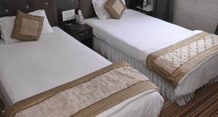 ASIAN INTERNATIONAL HOTEL Room Type - EXECUTIVE ROOM AC