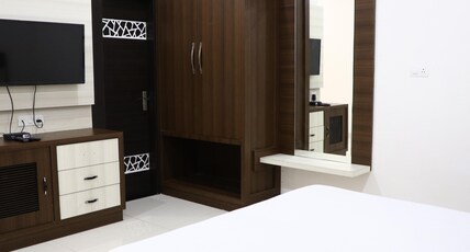 Diwan Hotel and Restaurant Room Type - Deluxe Room AC