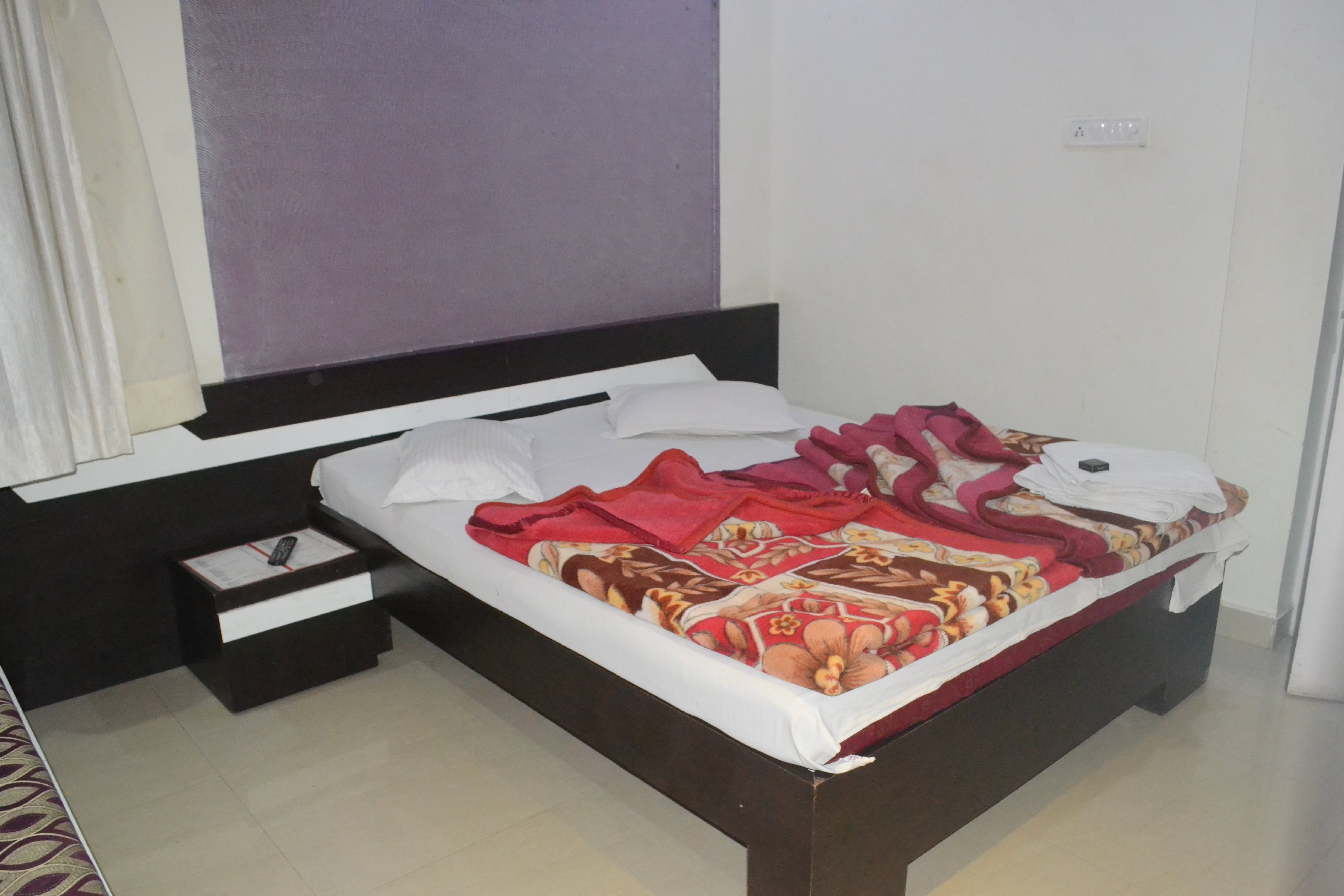 Hotel Raviji Retreat - Tap to explore photos
