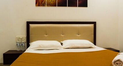 HOTEL THE PRIDE Room Type - Deluxe Non-AC