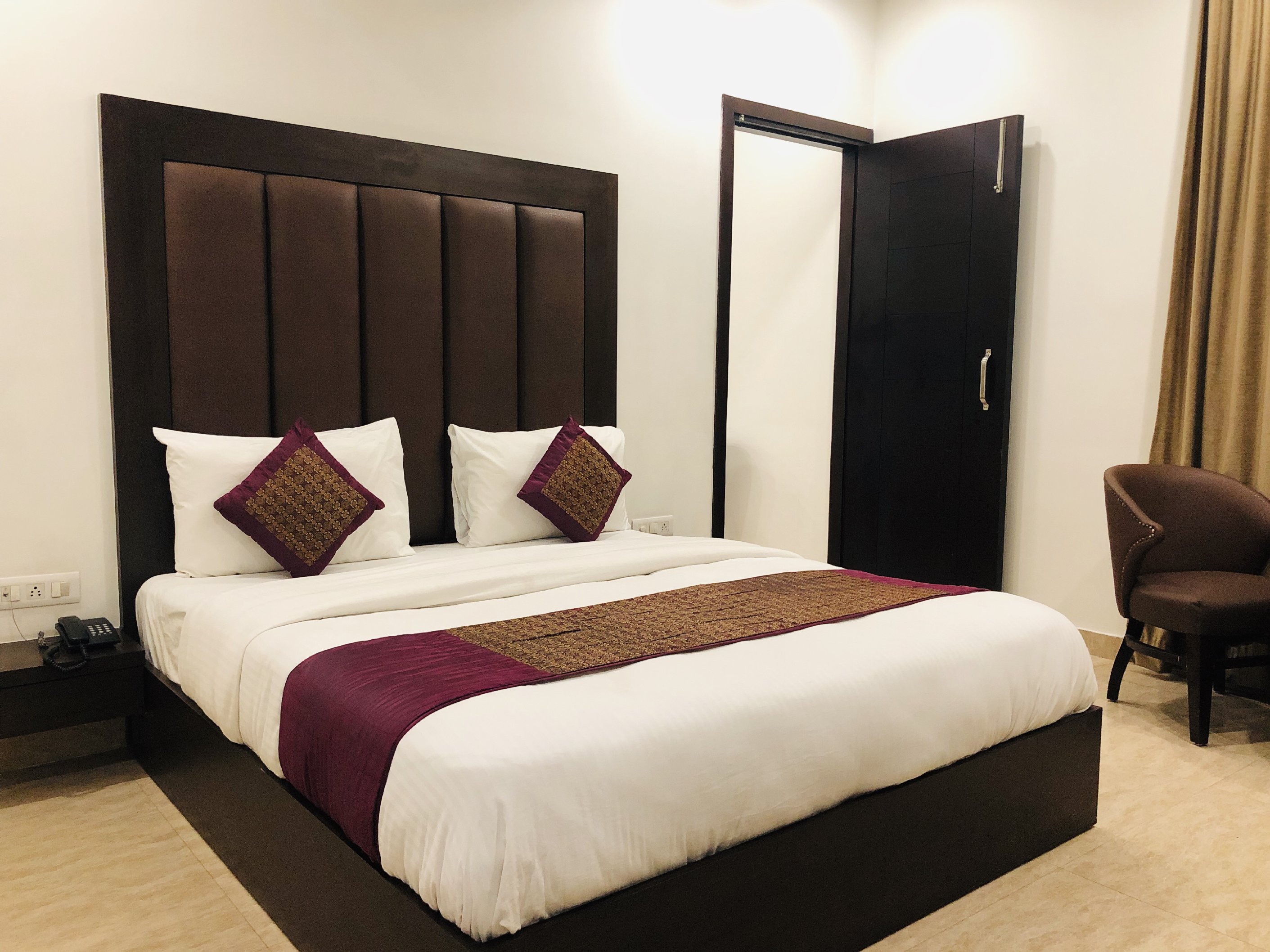 HOTEL ROYAL PALACE, HAPUR Room Type - Deluxe