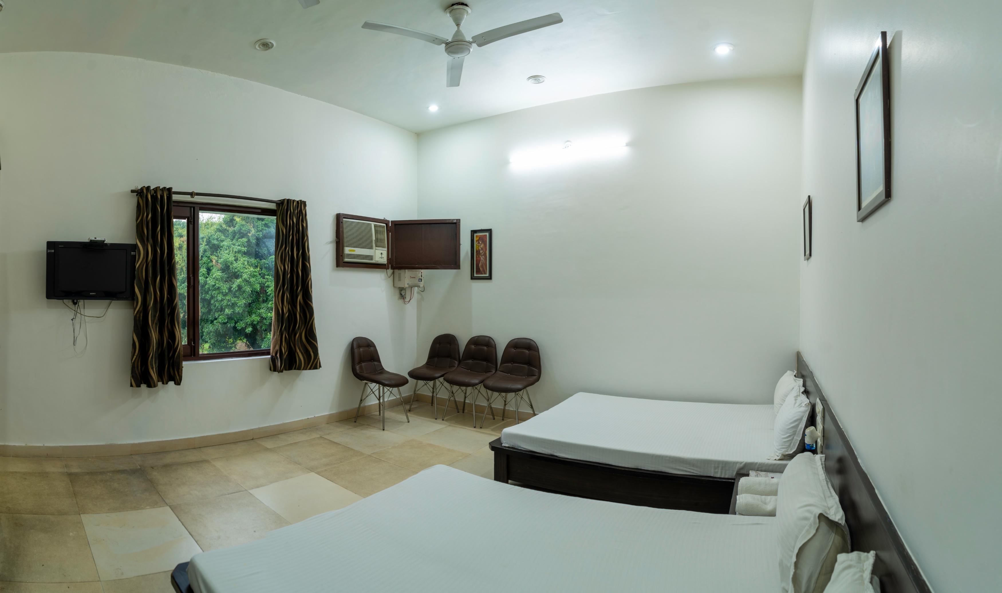 Krishna Garden Hotel & Restaurant Room Type - Executive Room