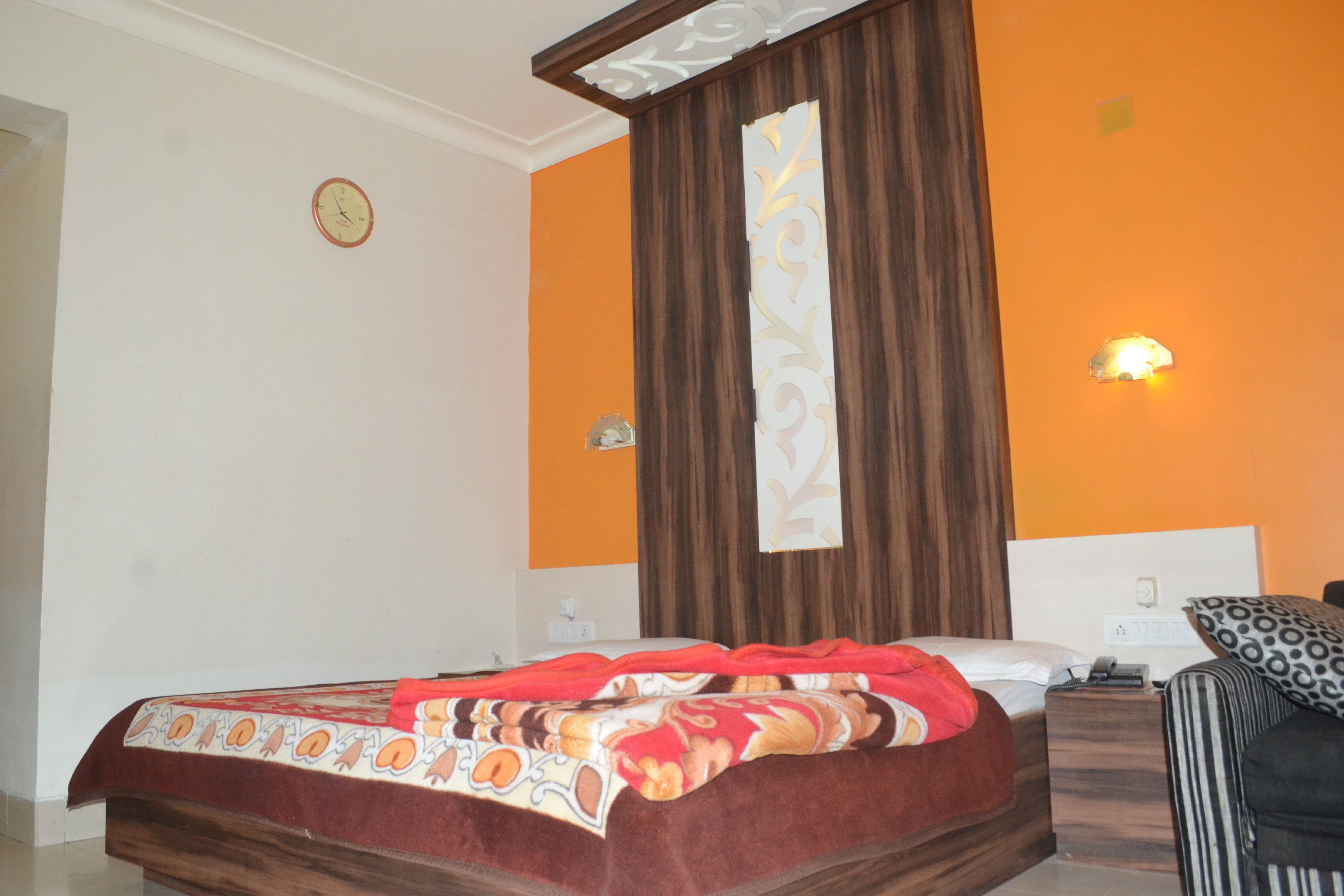 Hotel Ranjana - Tap to explore photos