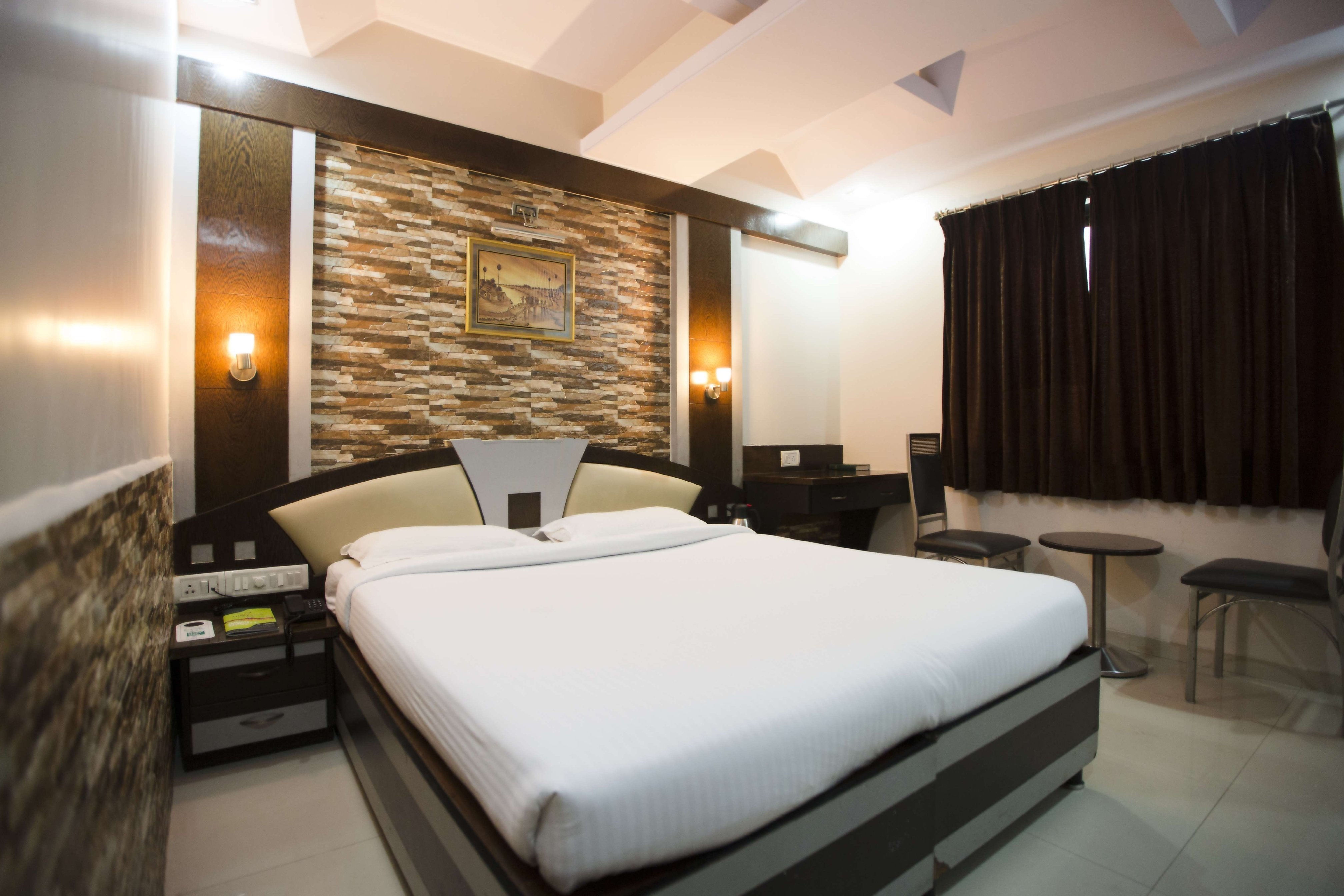 HOTEL THREE STAR PVT.LTD. Room Type - Standard Room