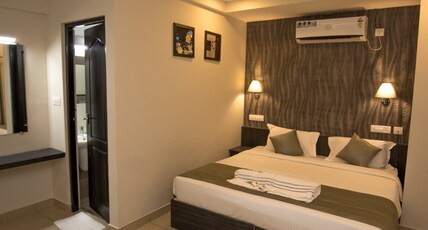 South Gate Residency Room Type - Deluxe Double A/C