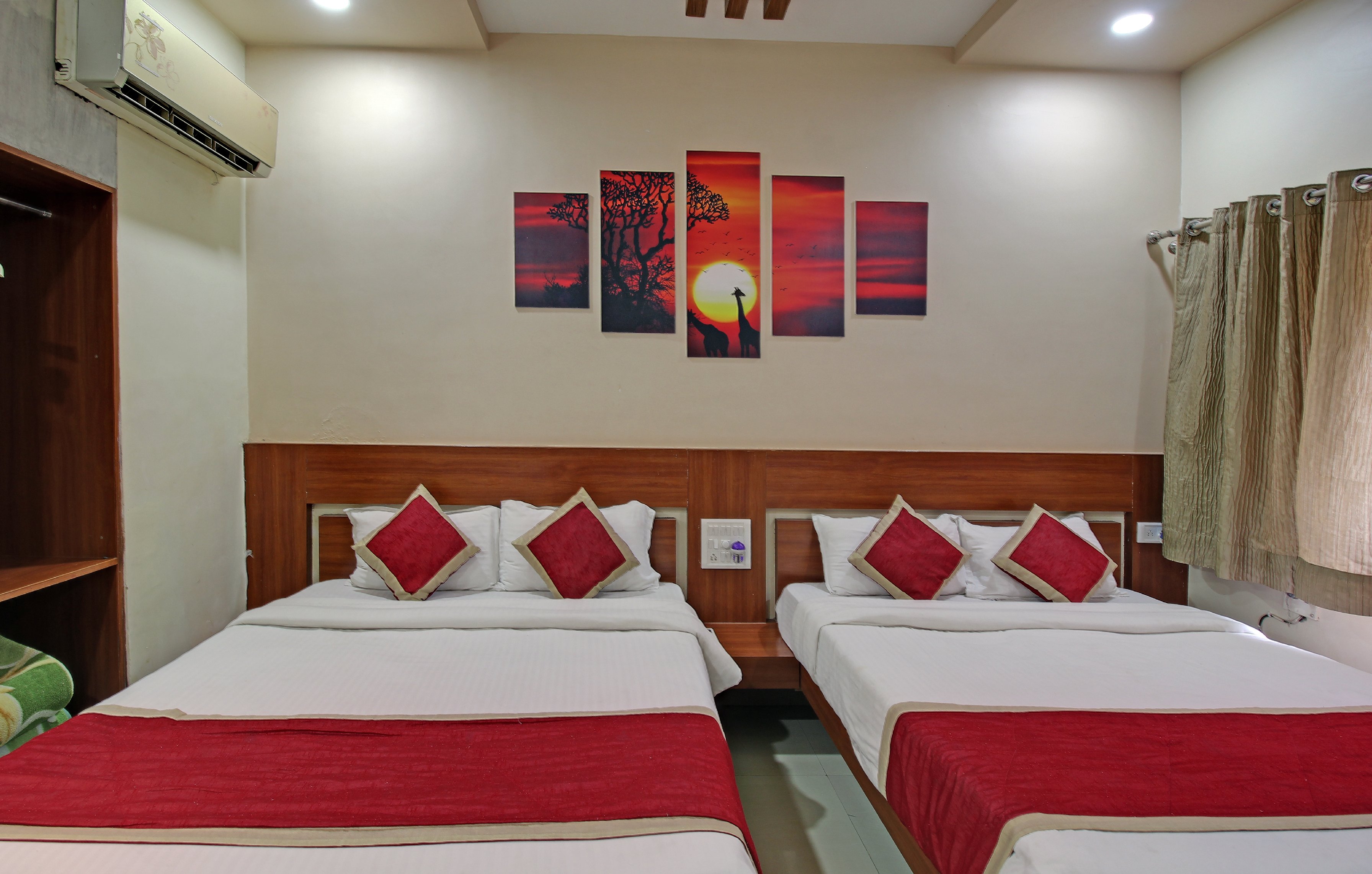 Hotel Sunset Inn Mount Abu with swimming pool  - Tap to explore photos