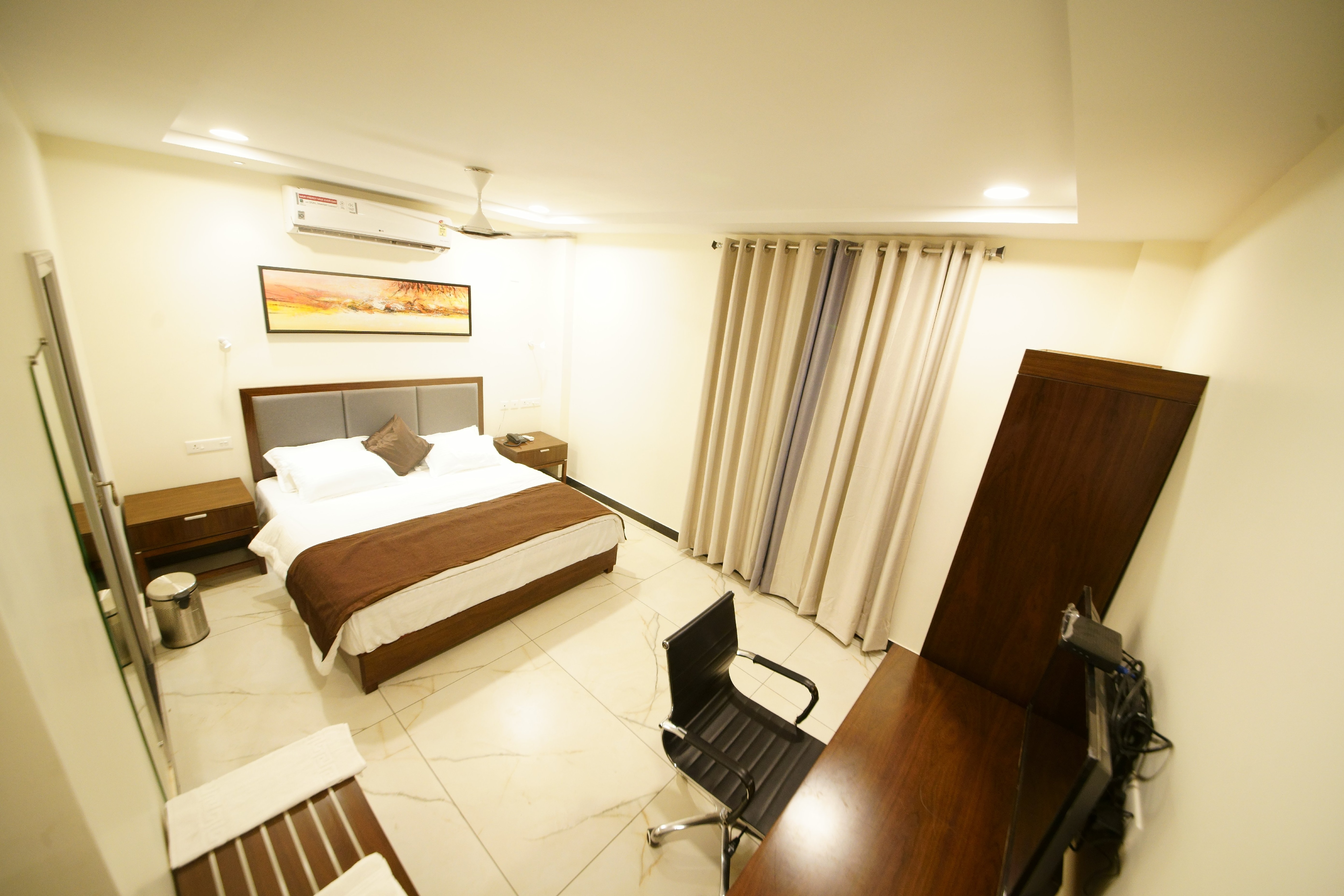 hotel SR GrandPark Regency - Tap to explore photos