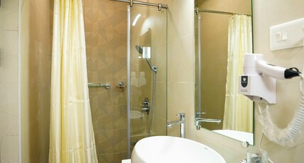 hotel SR GrandPark Regency Room Type - AC King Double Bed Room
