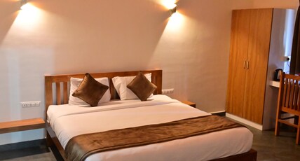 Water View Holiday Retreat | Rooms & Pool Room Type - Suite