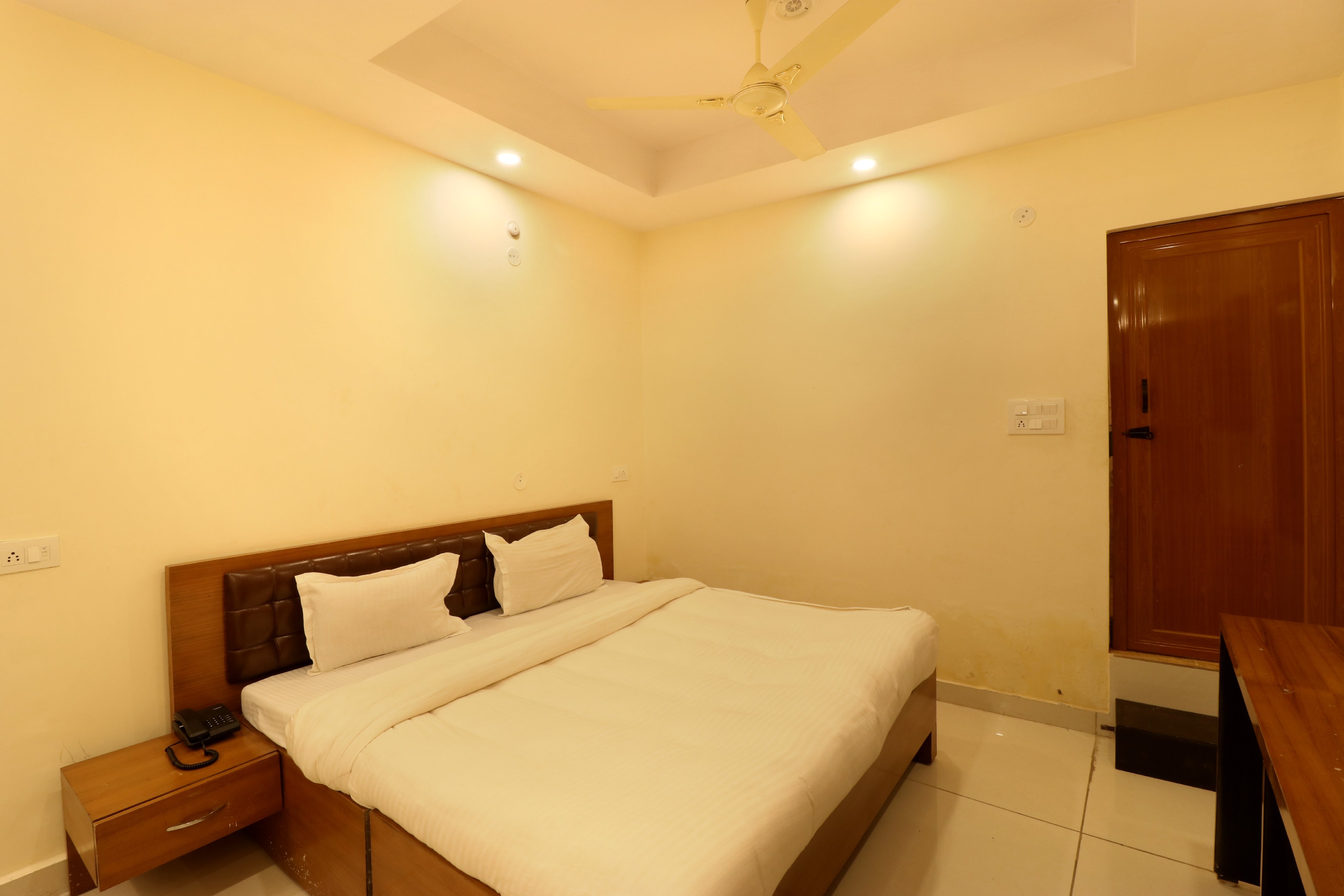 Hotel Grace Ganga - Tap to explore photos