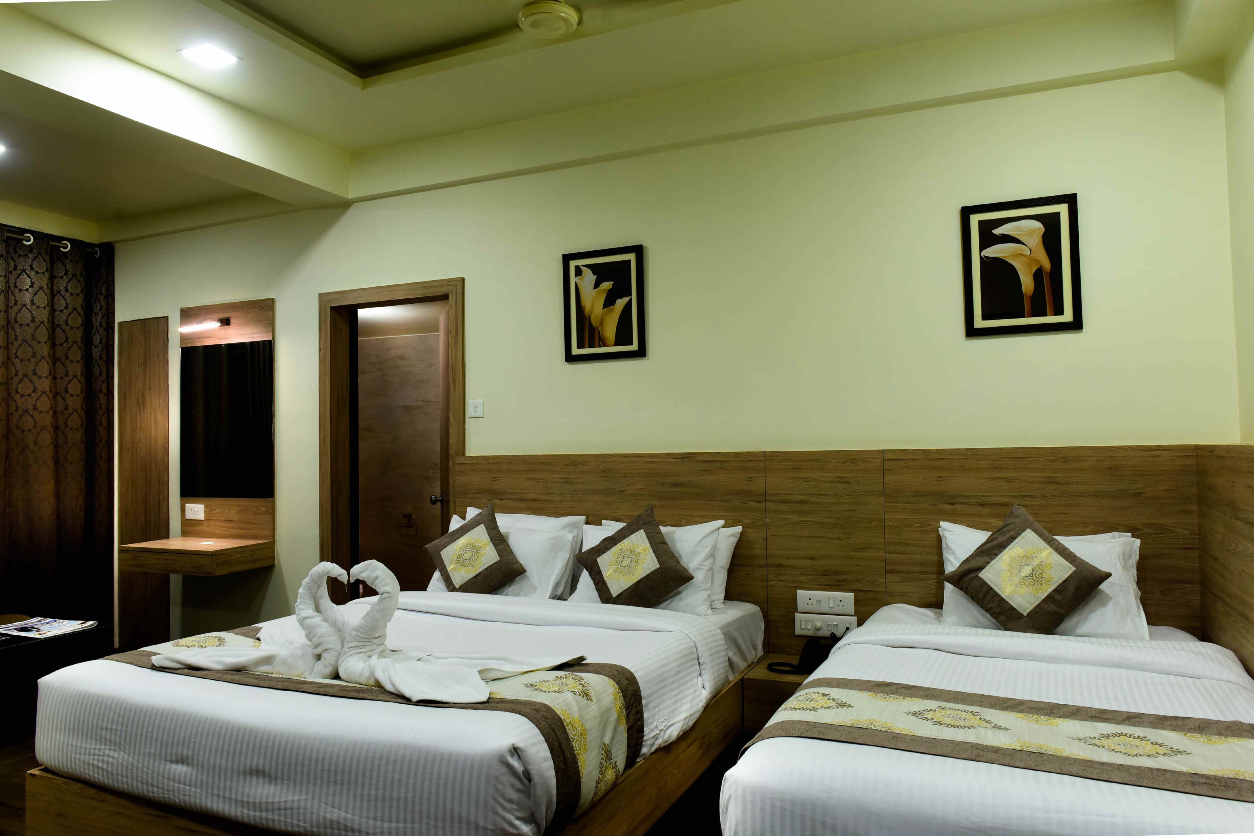 Hotel Mathura Executive Room Type - Premuim Triple Room