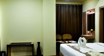 Hotel Mathura Executive Room Type - Premuim Triple Room Hotel Mathura Executive Room Type - Premuim Triple Room